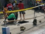 Sinkhole muncul di jalan raya Selingkar Wilis Sendang Tulungagung