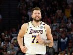 Luka Doncic 49 poin, Lakers kalahkan Timberwolves 128-110