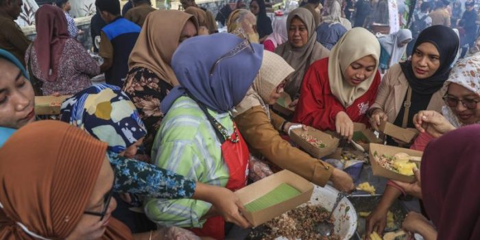 Mengelola sisa makanan pesta tahun baru agar tetap aman dikonsumsi